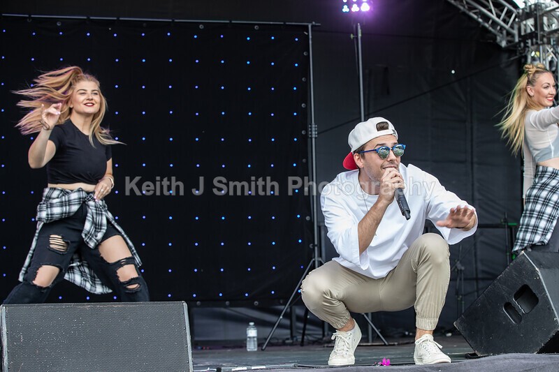  - Entertainers