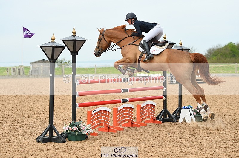 230504A-101714-00573 - Cls 8 Snr Foxhunter