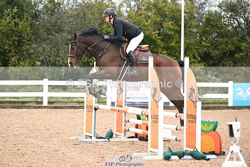 241023A-113825-00588 - Cls 1 British Novice and 90cm Open