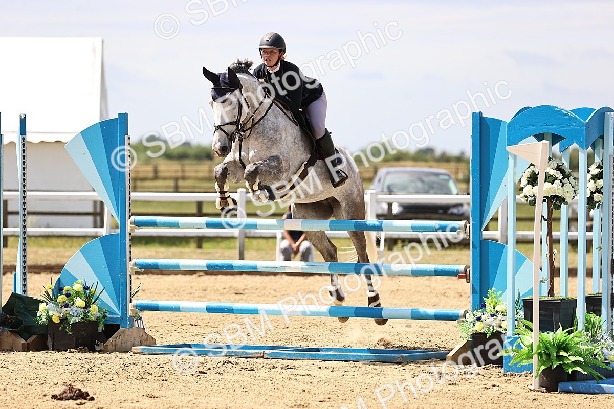 SBM_009840 - Class 8 - Senior Newcomers - 1.10  Open