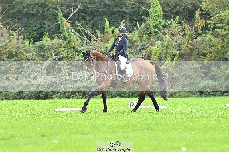 241024-143033-04315 - 582-Courtney.Romcke-JD.ON.THE.ROCKS