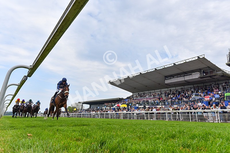 060524-Race 4-Powdering-4756 - Race 4