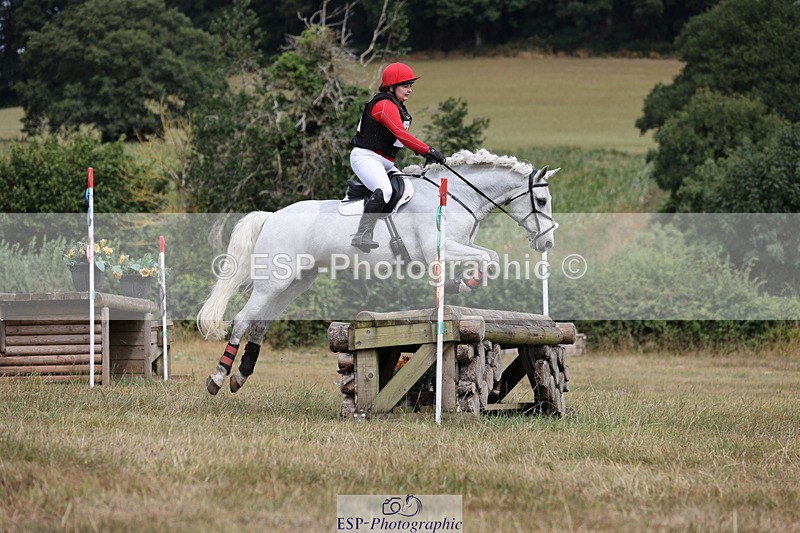 250802A-115339-01873 - C-120-Lucie.Trimnell-TULIRA.AD.ASTRA