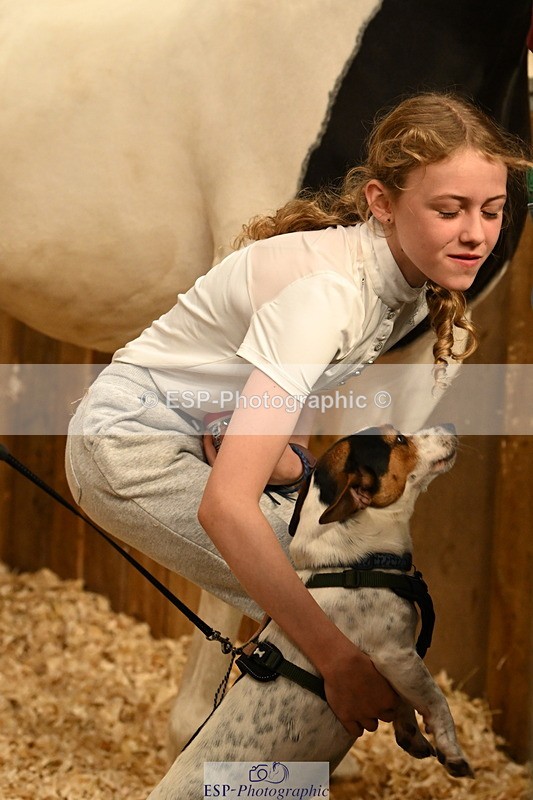 240809A-092412-00072 - Stable Shots