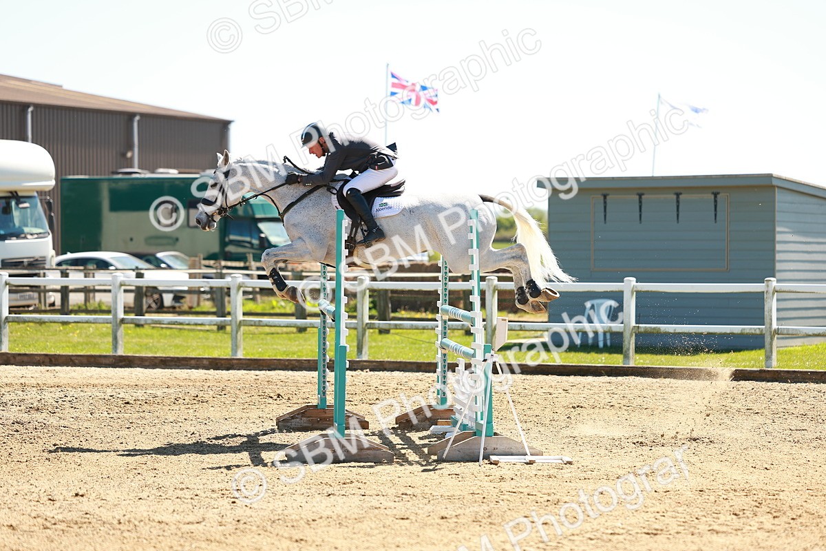 SBM_001520 - Class 5 - Senior Foxhunter - 1.20m