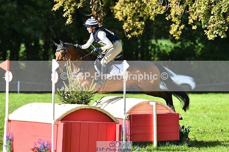 251025A-125518-19817 - F-453-Lucy.Lloyd