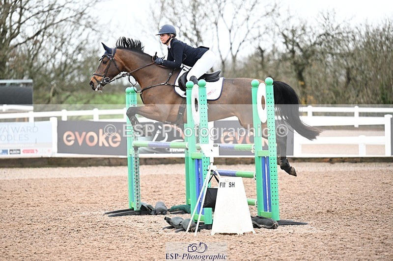 251206-125049-01055 - Cls 12 Snr Newcomers and 1.10m