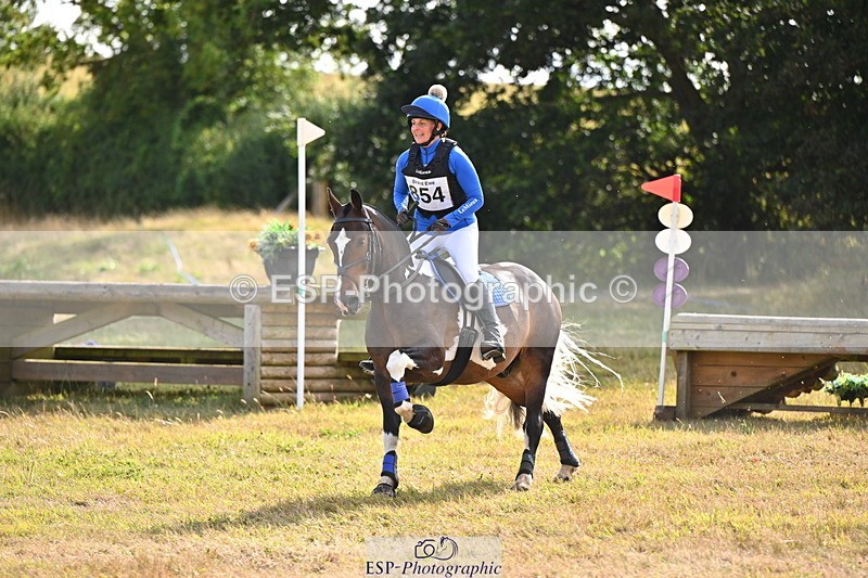 250803A-170525-17956 - S-854-Clare.Chapman-JUMPIN.JACK.FLASH