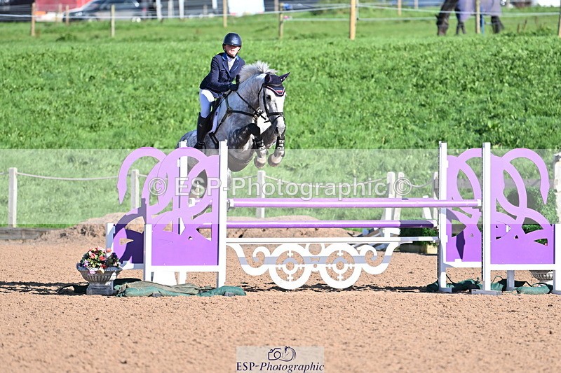 231014A-113200-04409 - Cls 18 Newcomers & 1.10m Open