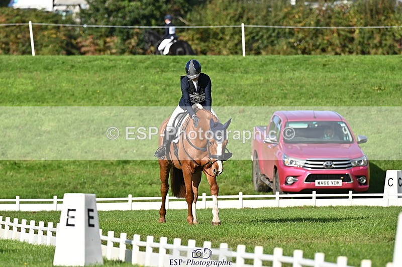 251024A-105612-08476 - G-560-Josie.Dix