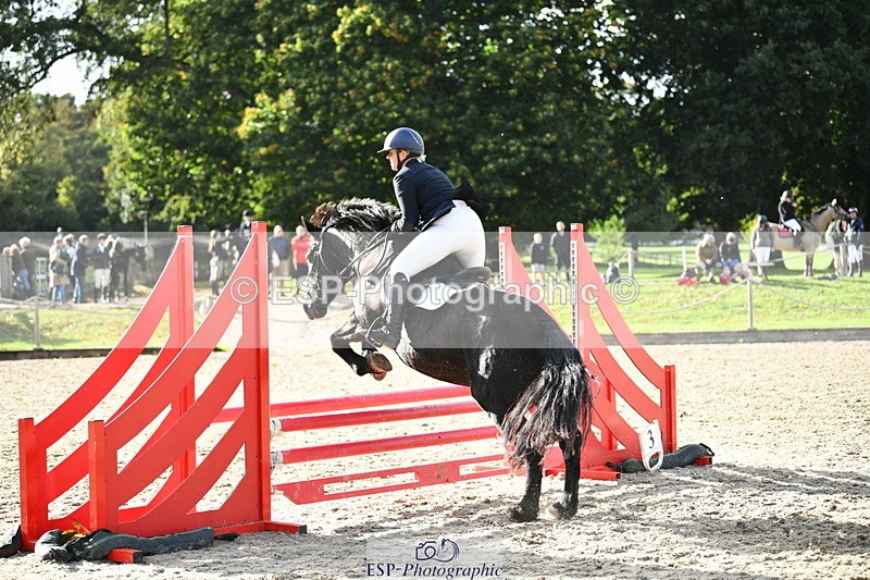 251004A-154844-01989 - Classes 8 & 9 70cm