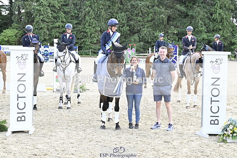 250525A-161238-18540 - Presentations Section C CCI 2 Star Long