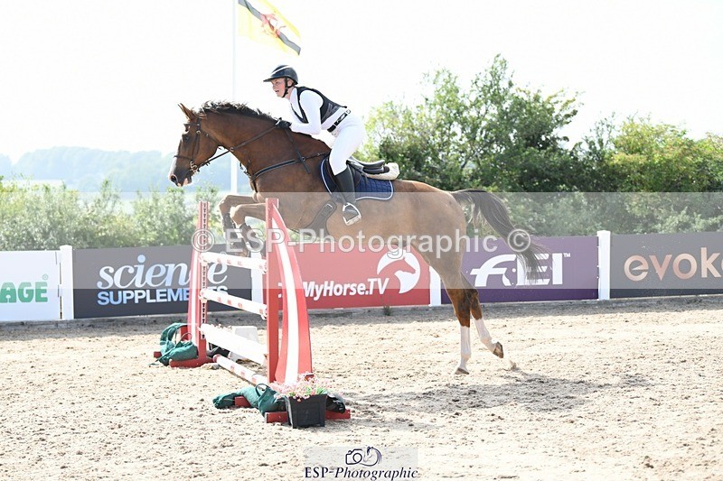 250725-163145-03944 - Cls 10 1.05m Amateur Quali