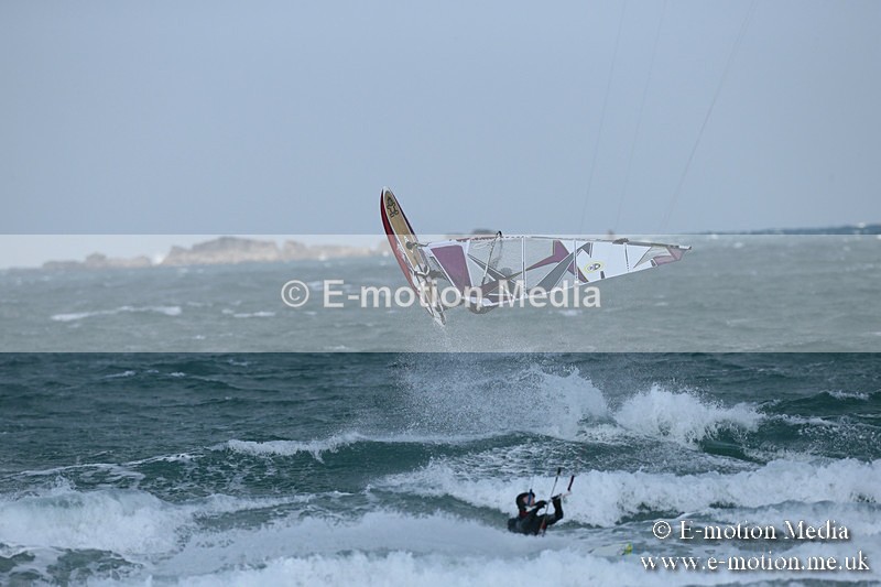 WS 020413-203 - Windsurfing