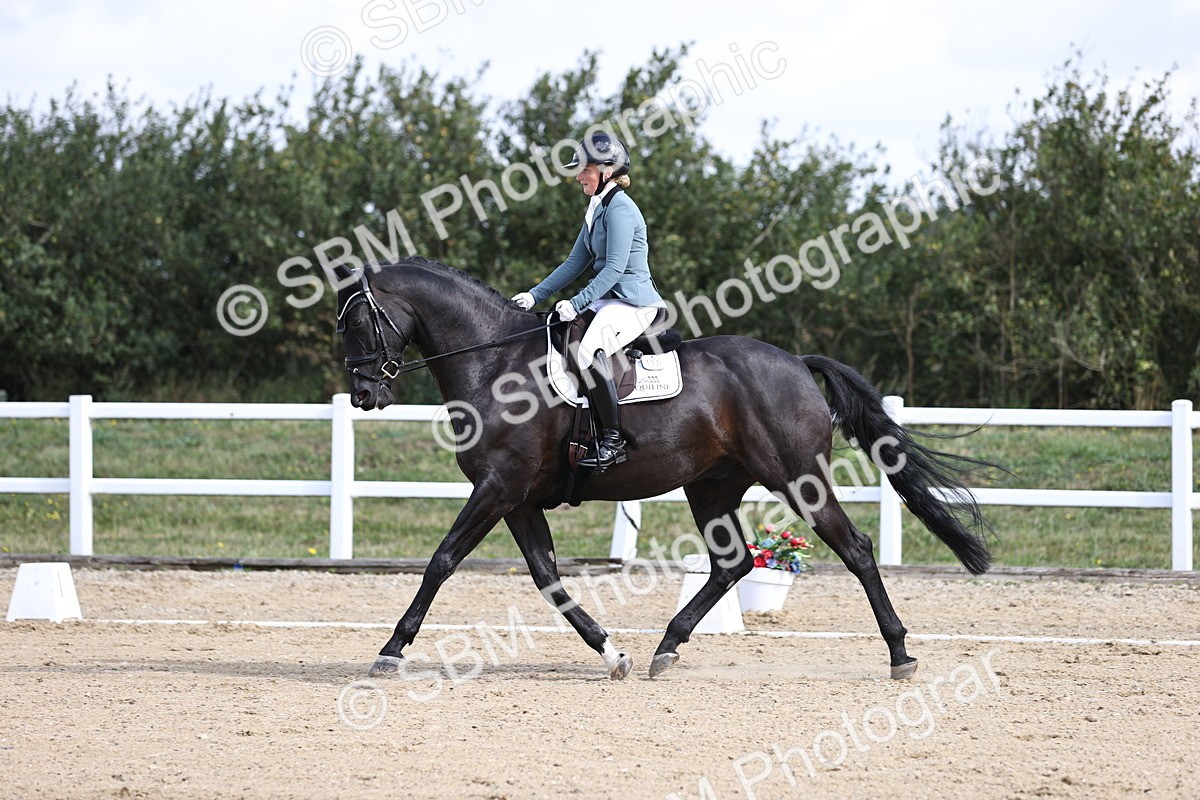 SBM_016061 - Class 14 - Novice 23 - 10.29-11.32
