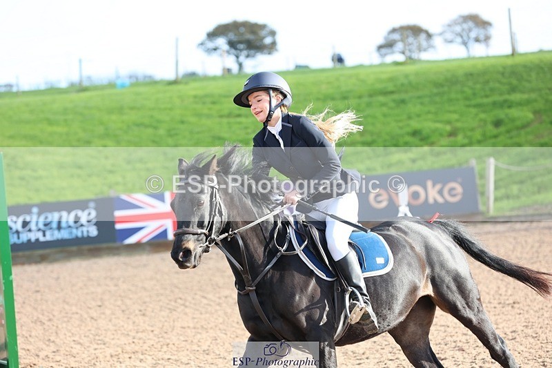 251025-102357-00882 - Cls 21+22 Club and Schools 60cm