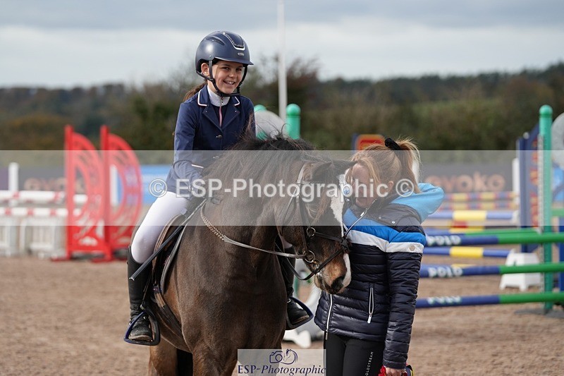 251026-123025-02391 - Cls 4 Pony Winter Novice + 80cm Open