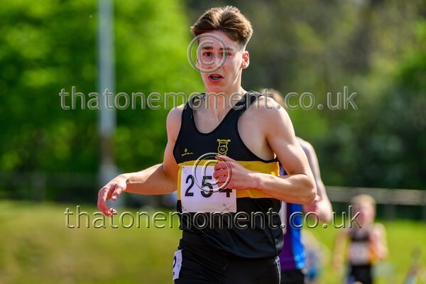 East25Sun-929306 - Track Male