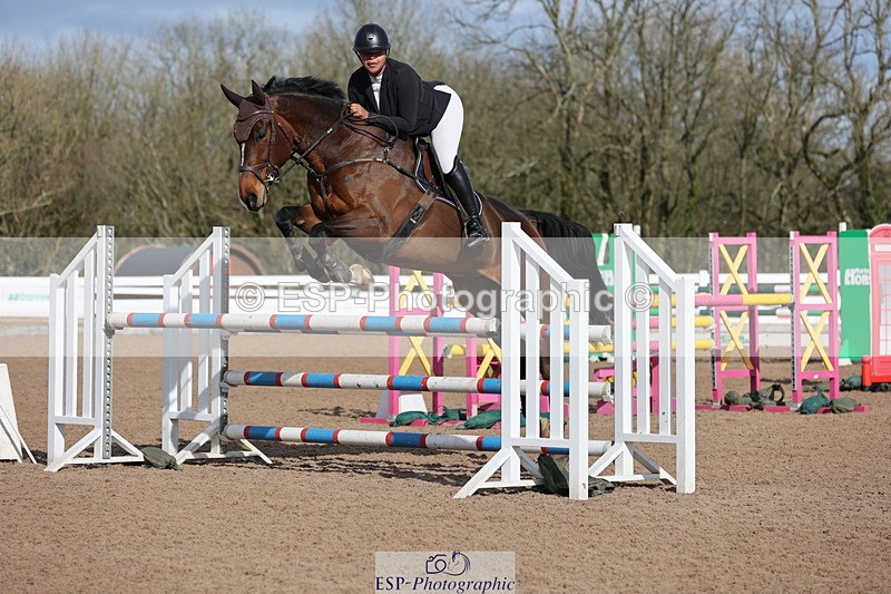 240223A-113941-00916 - Cls 4 Snr 1.05m Open