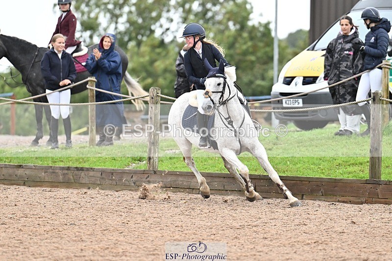 250920-154248-01780 - Cls 21 Pony Intro 80cm Derby