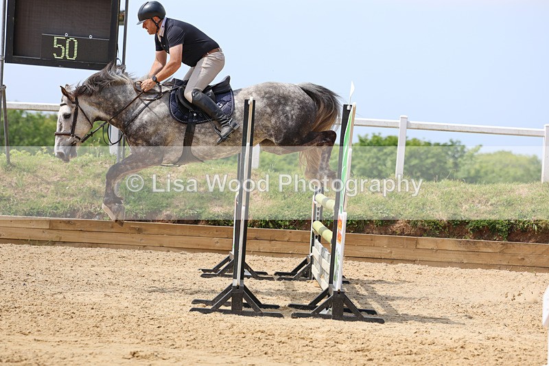 3E7A0459 - Class 10: Senior 95cm open