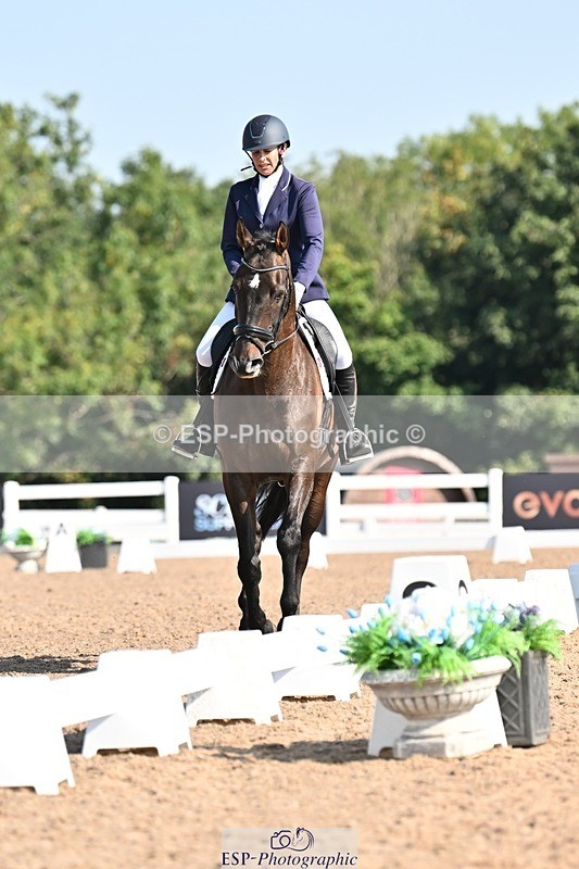 250816-100058-03023 - 096-Louisa.ChattingFirst.Mohican.II