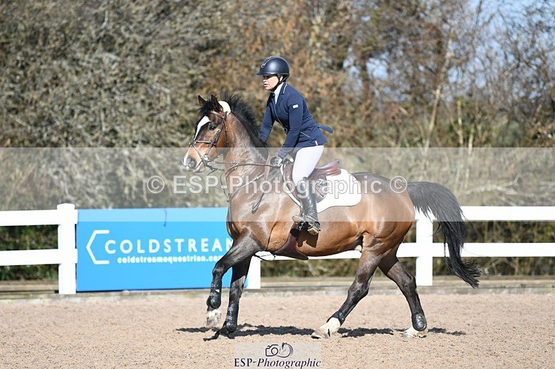 250330-102429-06098 - Cls 32 British Novice and 90cm