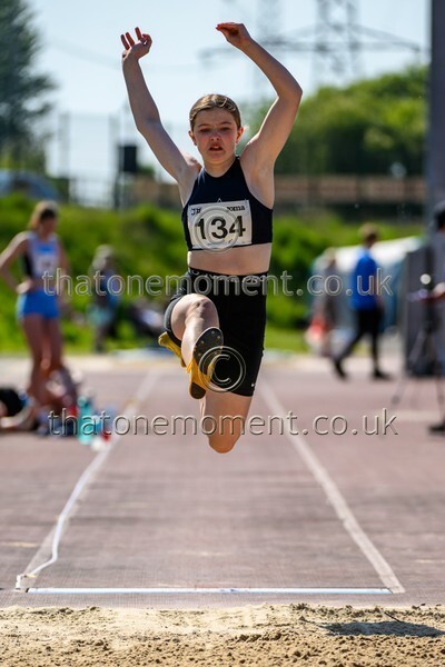 West25Sat-928474 - Field Female