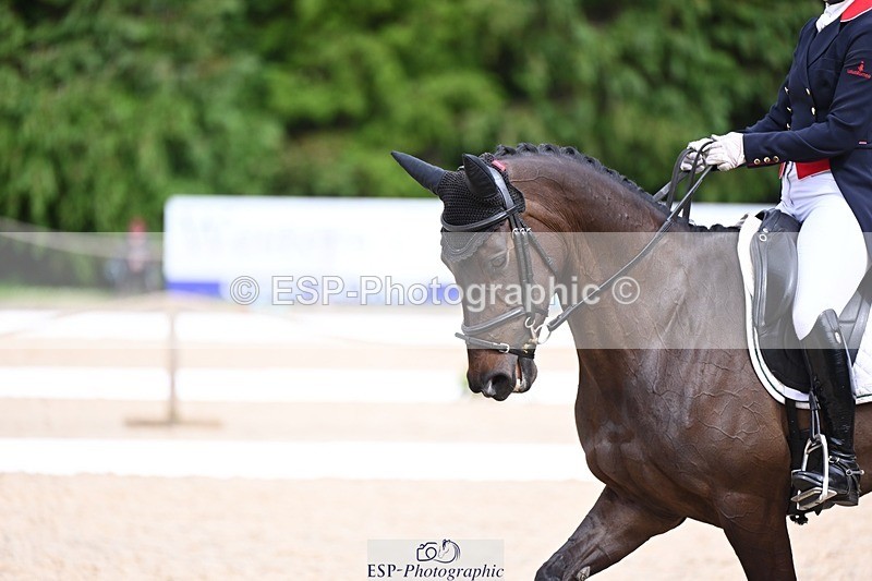 240524-155947-10670 - 540-OPPOSITION_HERALDIK_GIRL-Kirsty_Chabert