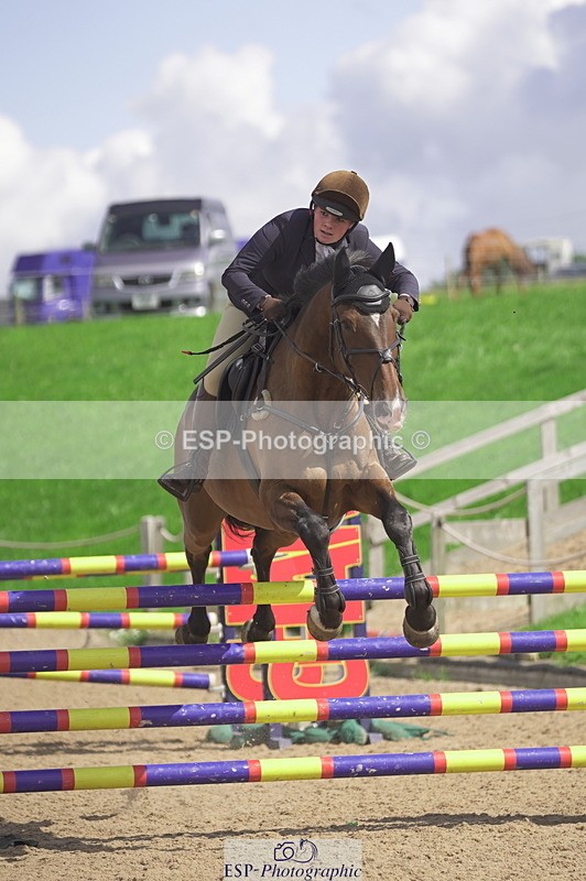 230806A-105216-01453 - Cls 13 Snr Newcomers & 1.10m Open