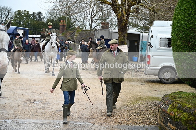 WJ7_9282 - Walk out..