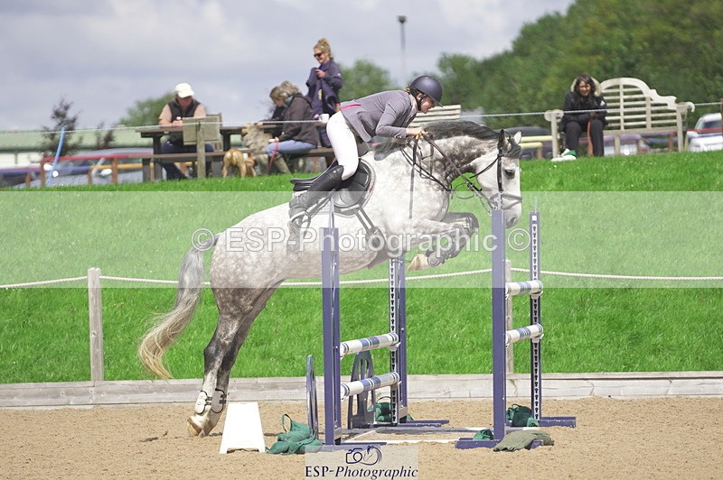 230806A-125142-02079 - Cls 14 Snr Foxhunter & 1.20m Open