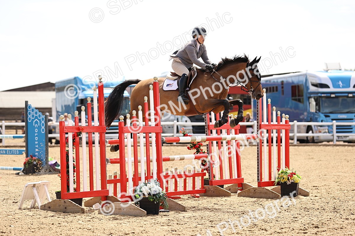 SBM_009924 - Class 8 - Senior Newcomers - 1.10  Open