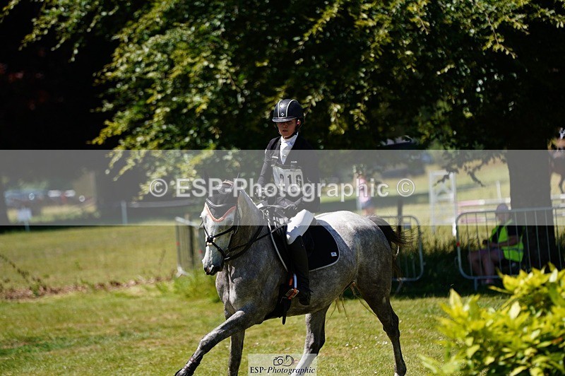 240629X-125226-4957 - 210-Tarka_Abraham-QUEEN_RUBIE