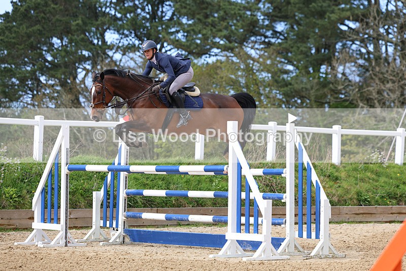 3E7A2411 - Class 9: Senior 1.30m open