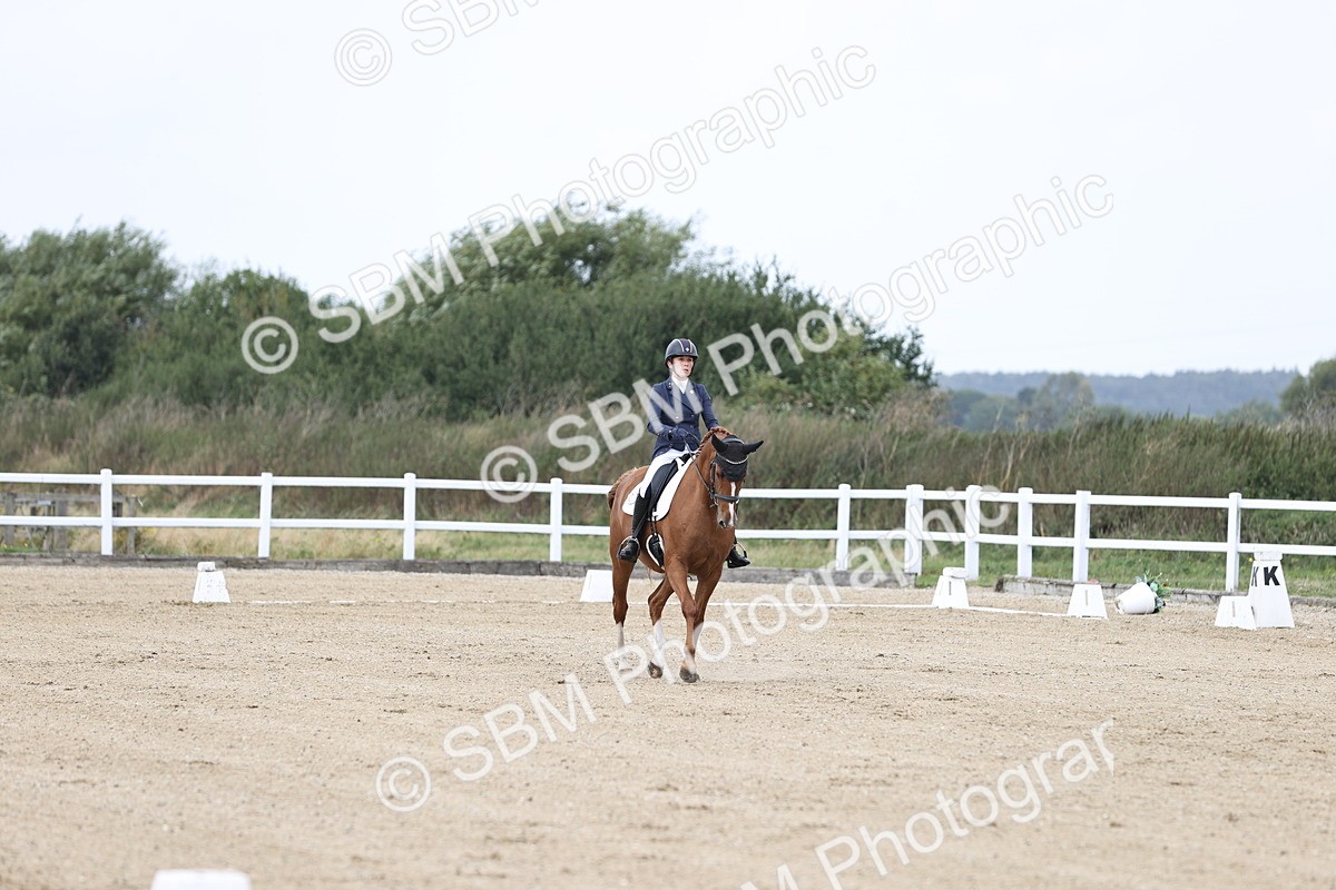 SBM_017439 - Class 14 - Novice 23 - 13.52-14.55