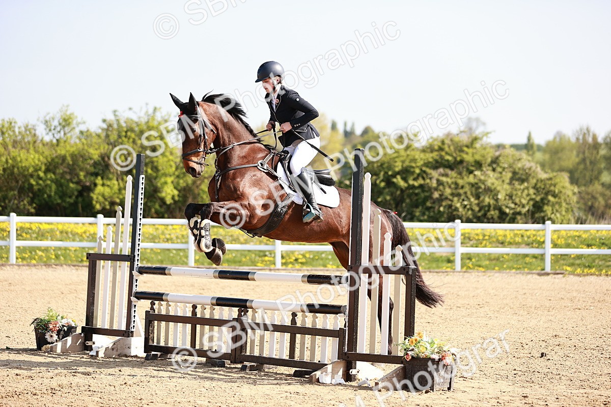  - Class 21 - Senior British Novice - 90cm