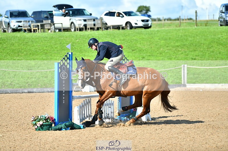 230723A-171505-13812 - Cls 8, 2 Star Medium 1.35m