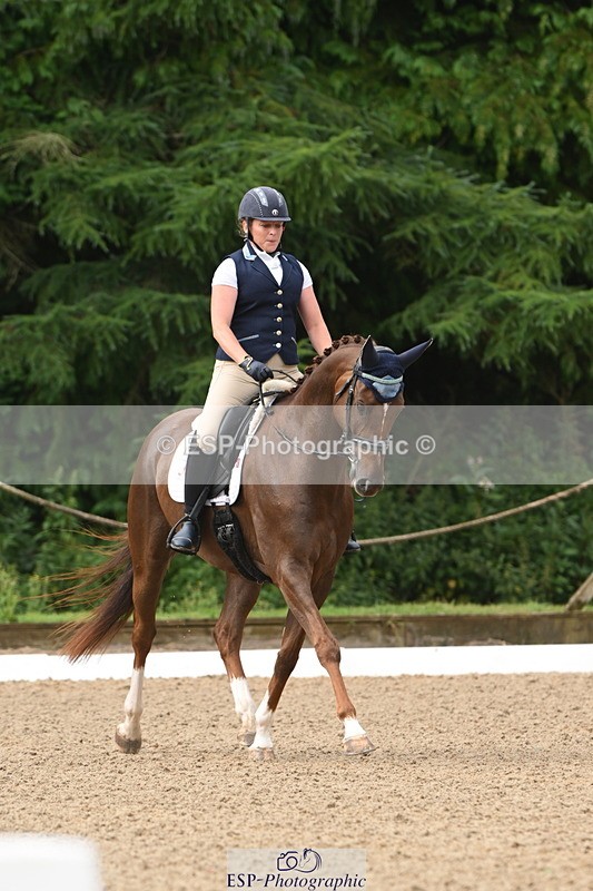 250719A-094235-03021 - 144-Verity.Perry-Vogue