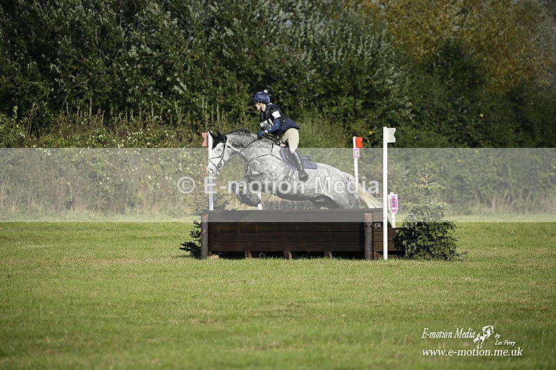  WWHT 171021 3511 - Intermediate Pairs (0.90m)  17/10/21