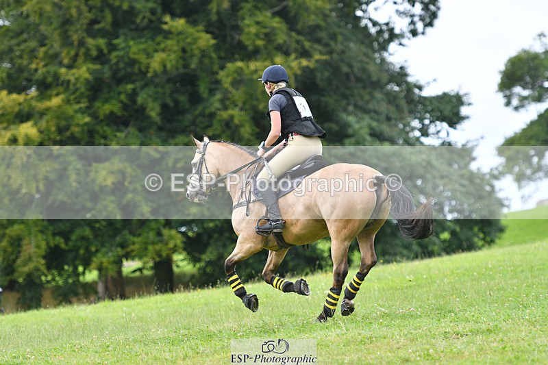 240804-113316-11810 - 316-Chloe_Dunn-TOWERHILL_SHAMIE