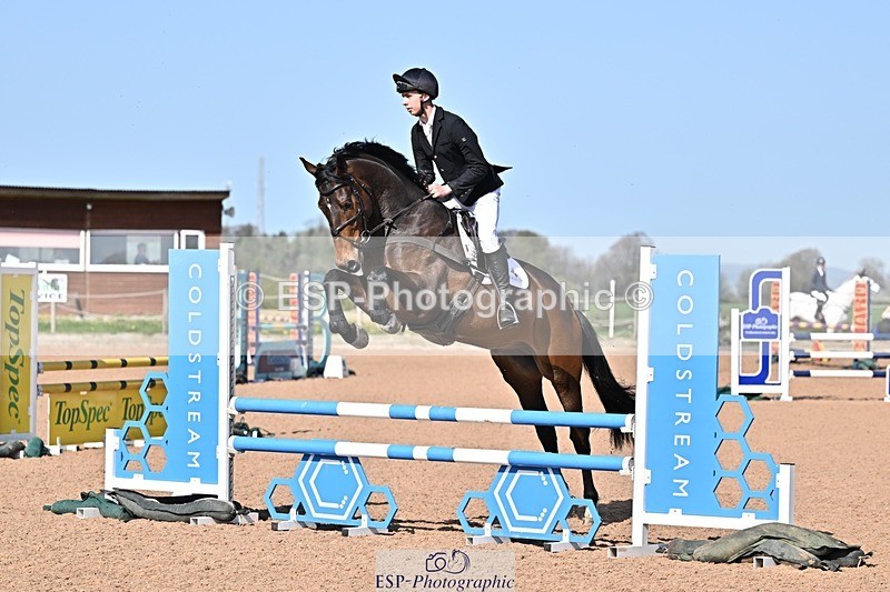 260408-105222-00256 - Cls 2 British Novice and 90cm