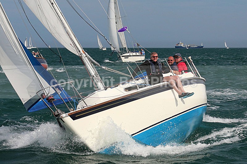 150627 HAY BEE WESTERLY MERLIN SS21112 MN 104 WT7A1409_S - ROUND THE ISLAND RACE - SATURDAY 27th JUNE 2015
