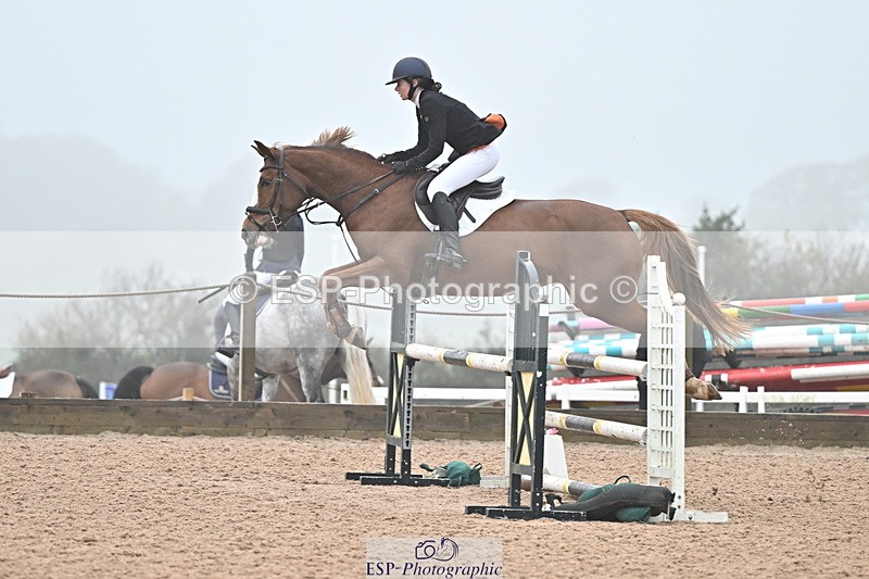 241103A-103728-06705 - SUN Cls 18 British Novice and 90cm Open