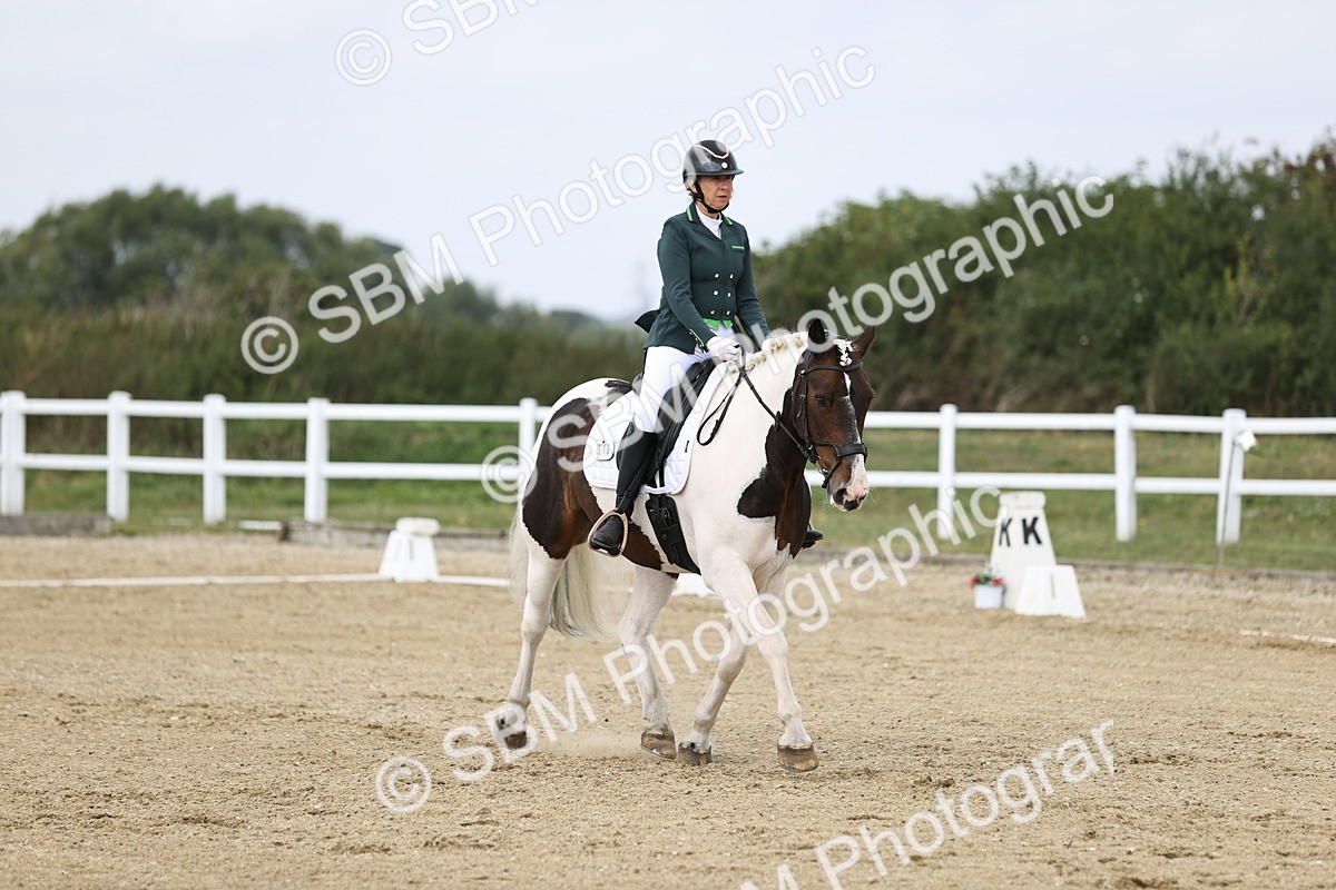 SBM_016782 - Class 14 Novice 23 - 11.53-12.56