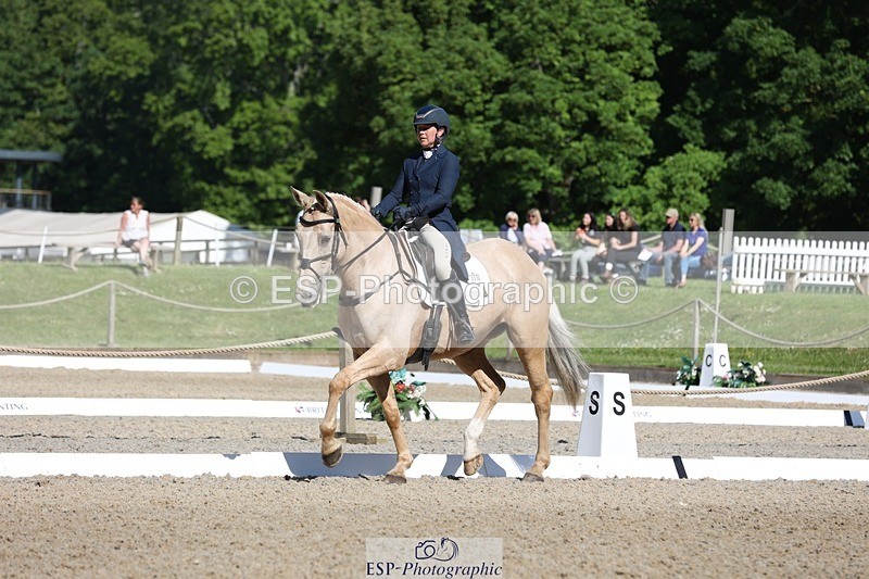 230526-093406-05096 - 356-THE_DUMB_BLONDE-Kat_Raybould-WEDTrotUp+DR