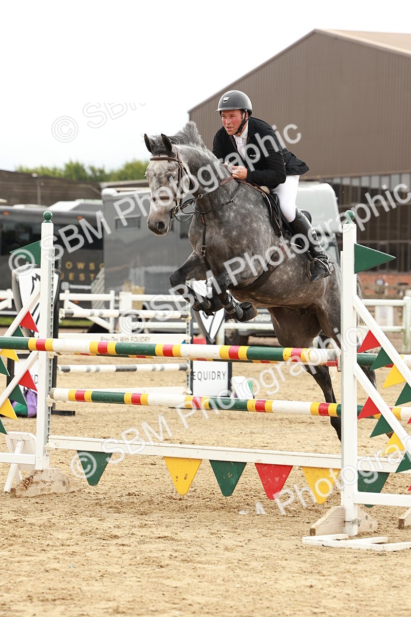 1I0A8116 - Class 5 - Senior Foxhunter 1.20m