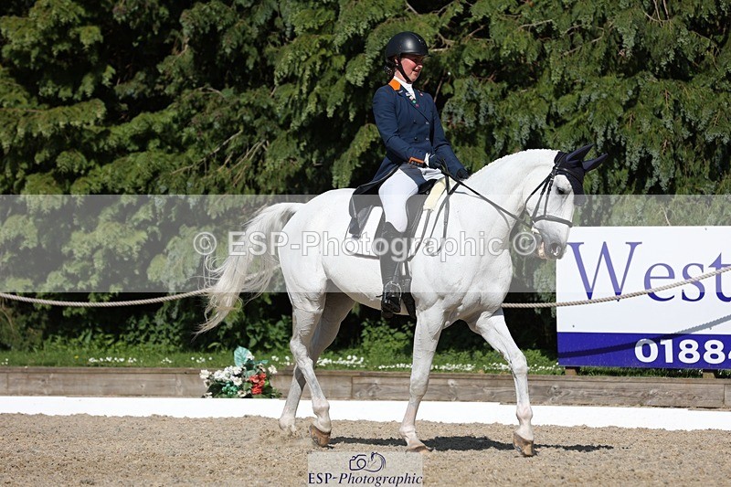 230526-163057-07834 - 172-VELOUMANI_TESS_LY-Aliene_Ruyter-WEDTrotUp+DR