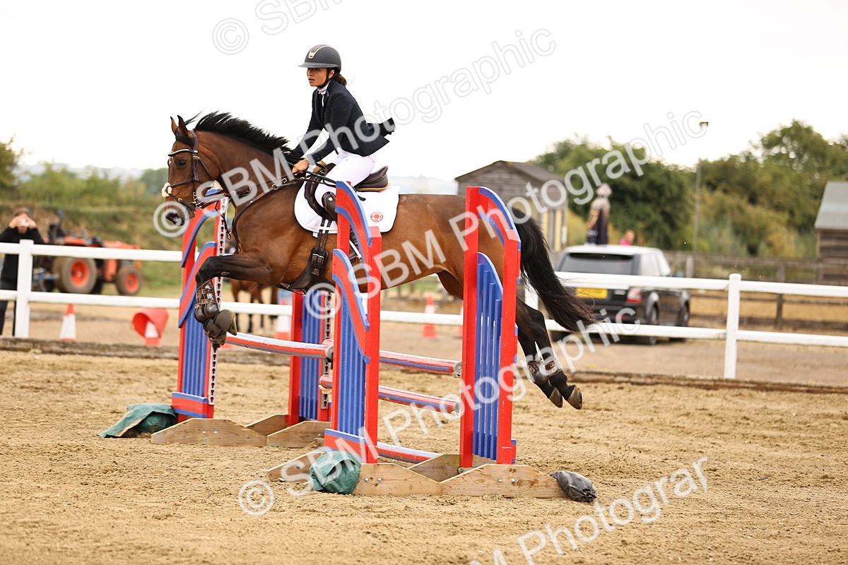 SBM_024447 - Class 8 - Clear Round