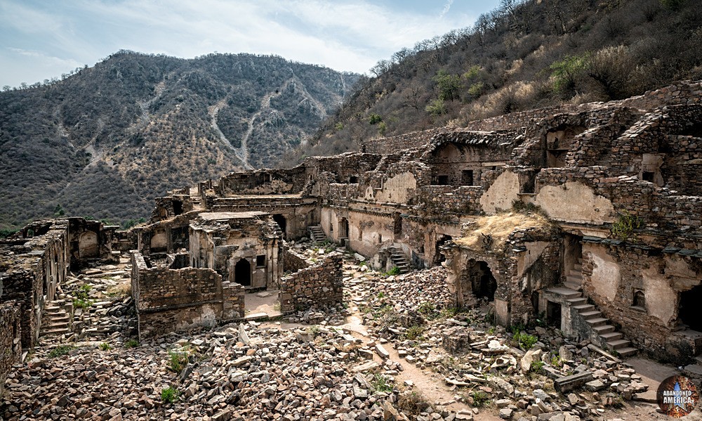 Abandoned Bhangarh Fort, India | Rooftop View - ABANDONED INDIA